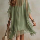 Robe courte fluide à volants avec décolleté en V vert