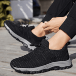 À l'Aise | Chaussures Orthopédiques Mesh Steinmetz Sans Mains - Amélie Delaire